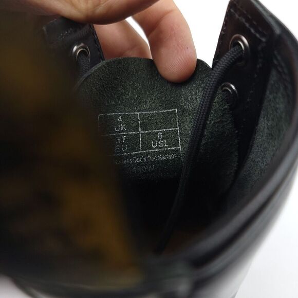 DR. MARTENS 1460 Black Smooth Leather Grunge Goth Combat Boots Womens 6 Workwear - Picture 8 of 9